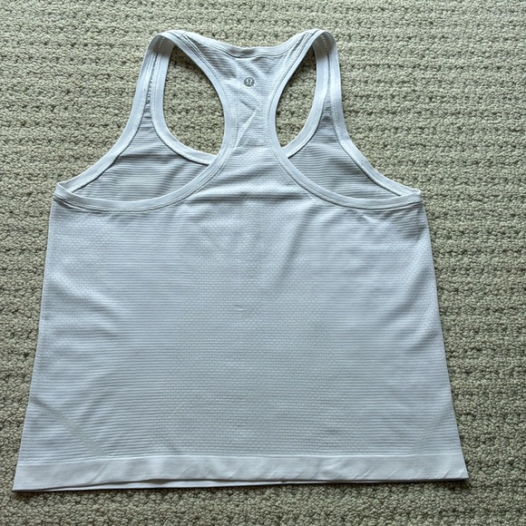 Lululemon Swiftly Tech Racerback Tank Top 2.0 *Race Length in White Size 8 - Picture 7 of 9